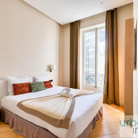 Apartment 141 - Beautiful Flat Triangle D Or Champs Elysees Paris